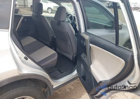 2015 Toyota Rav4 Xle z USA, uszkodzony, nr VIN 2T3WFREV7FW154694